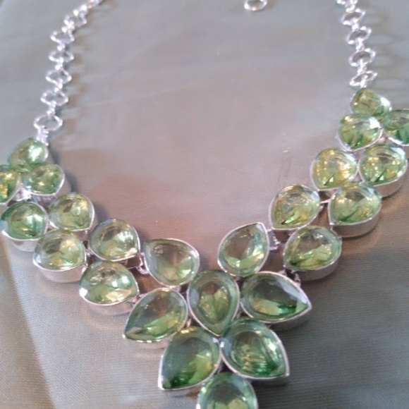 Light Lime Green Necklace - Picture 2 of 3